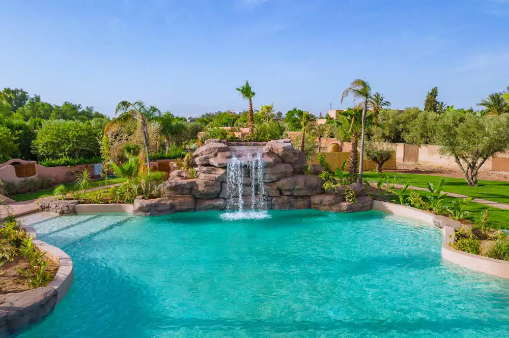 Piscine à l'Oasis Lodge.