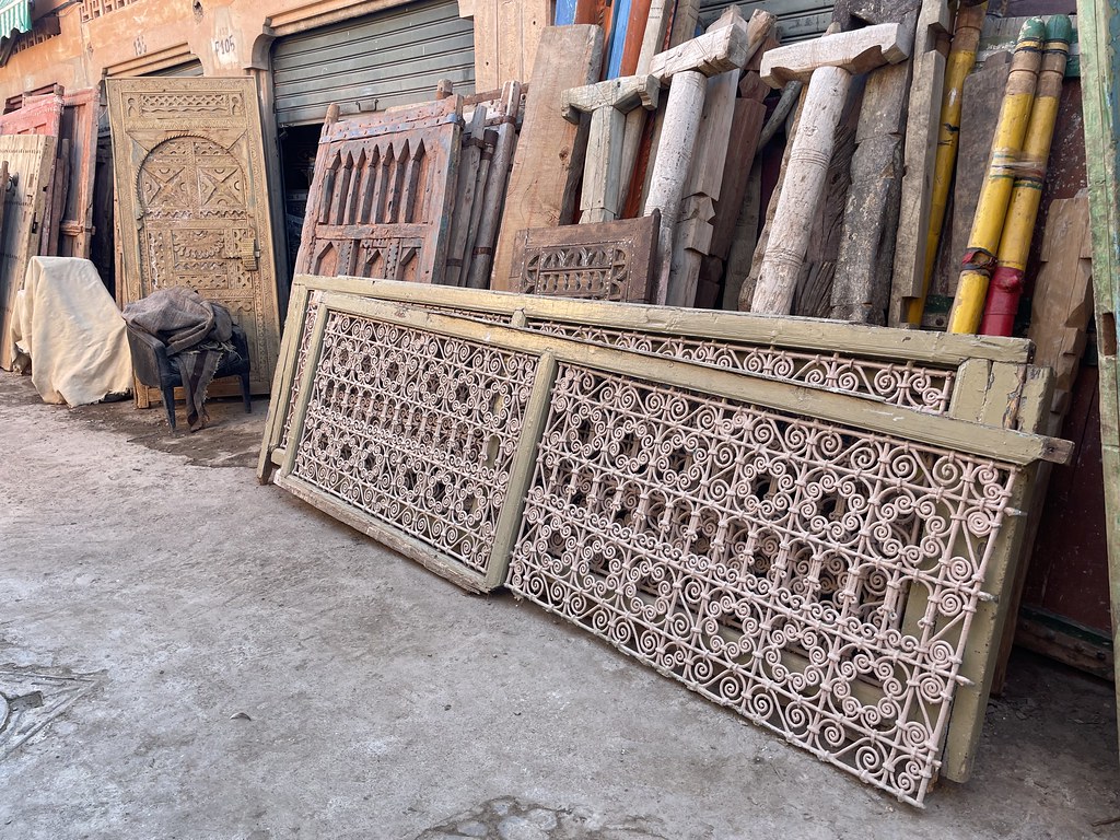 Moucharabieh au Souk El Khemis à Marrakech.