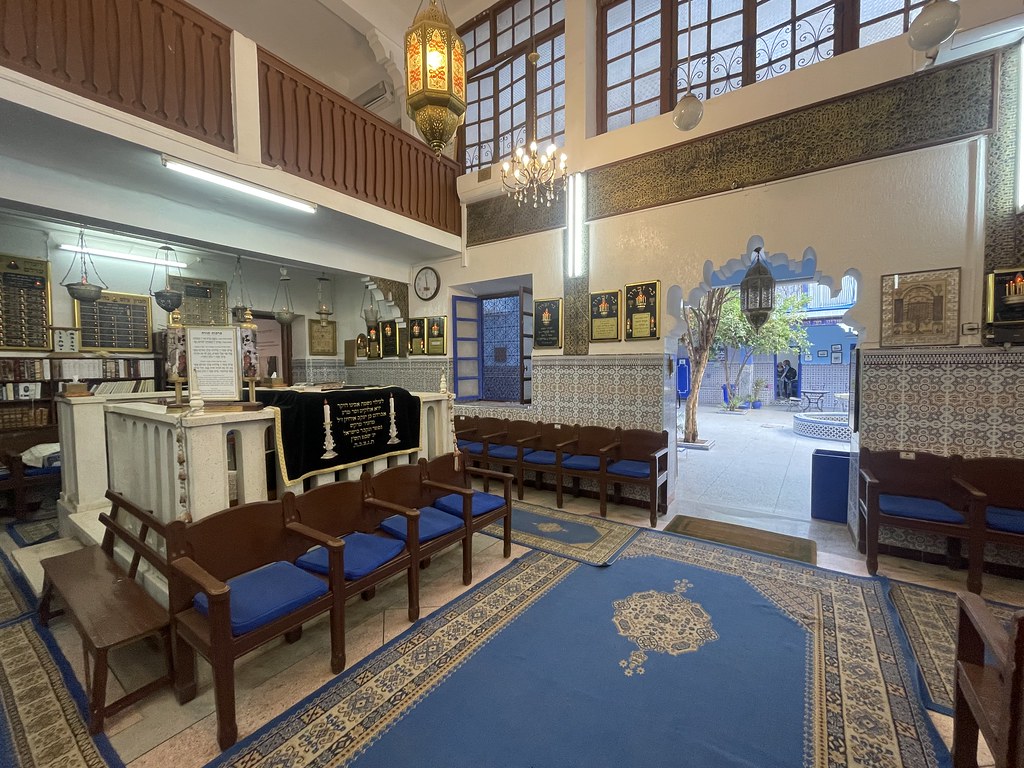 A l'intérieur de la Synagogue Salat al Azama de Marrakech.