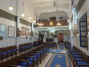 A l'intérieur de la Synagogue Salat al Azama de Marrakech.