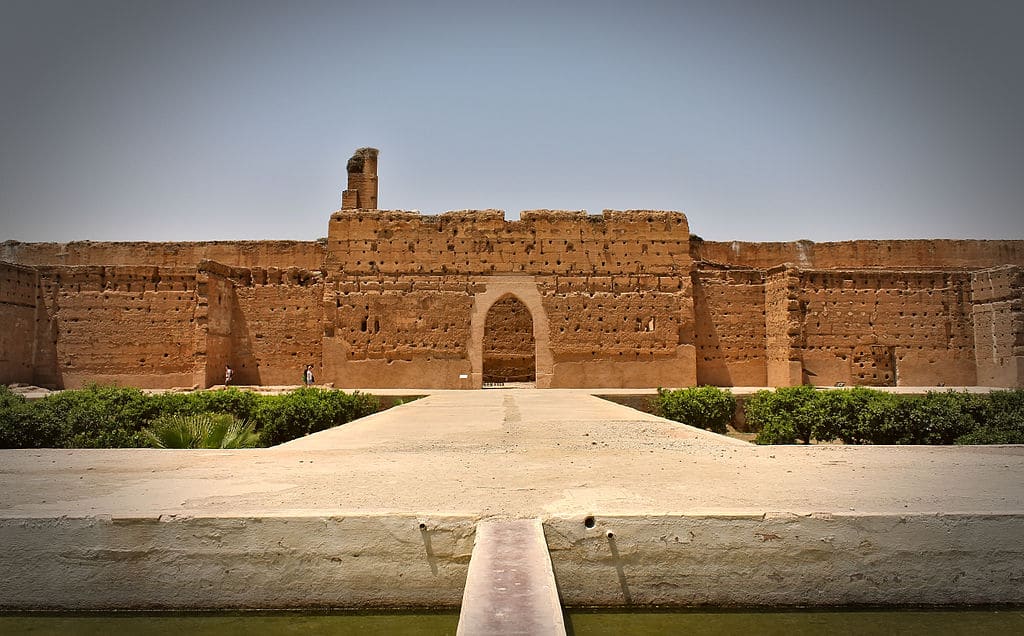 Façade intérieure nord du Palais El Badi à Marrakech au Maroc - Photo de M0tty, licence CC-BY-SA-3.0,2.5,2.0,1.0.