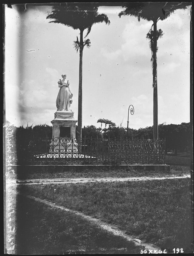 Statue de Josephine à Fort de France (en 1899 - Photo d' A. Salles - Licence c0