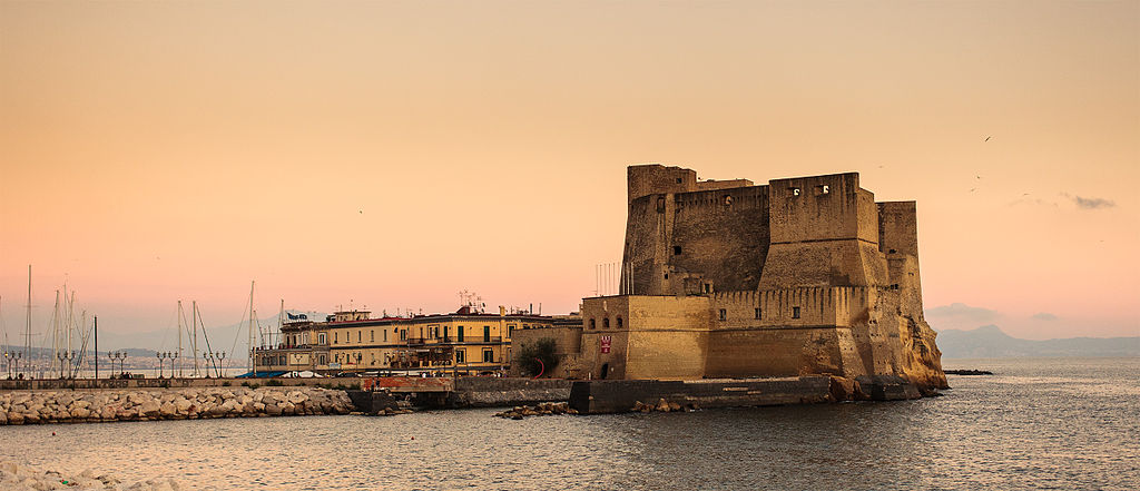 Vue sur le Castel dell Ovo à Naples - Photo d'Angelo DeSantis - Licence ccby 2.0