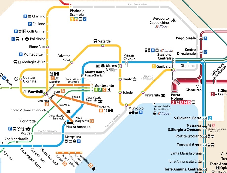 Carte du métro et du réseau ferroviaire (ligne 1 en jaune) à Naples.