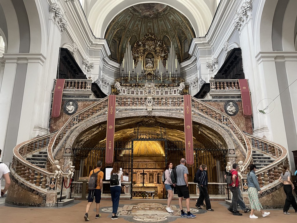 Autel de la Basilique Santa Maria della Sanita à Naples.