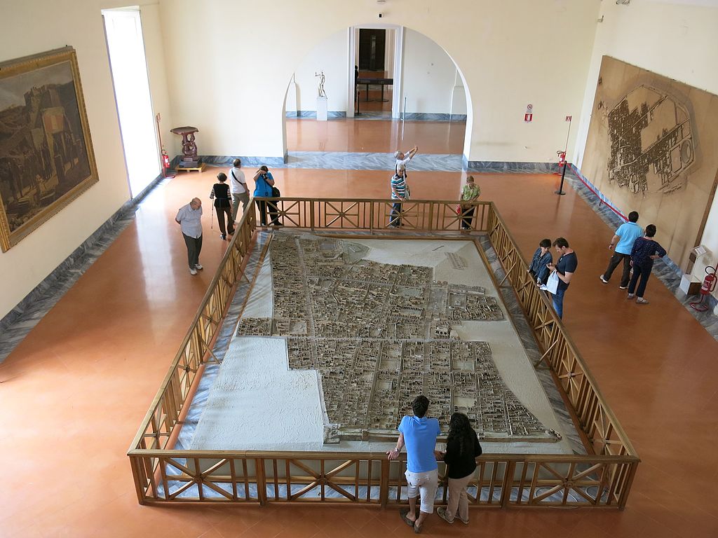 Maquette de Pompéi dans le Musée Archéologique dans le centre historique de Naples. Photo de Ho Visto Nina Volare