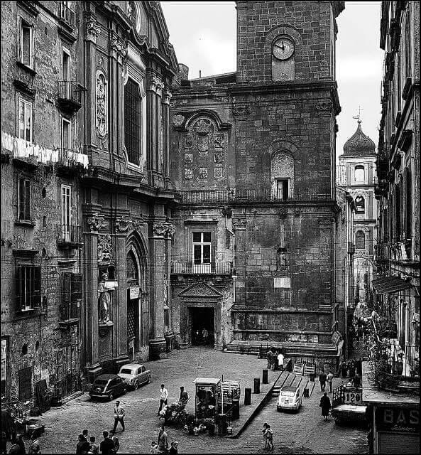 Eglise San Lorenzo Maggiore à Naples dans les années 1960.