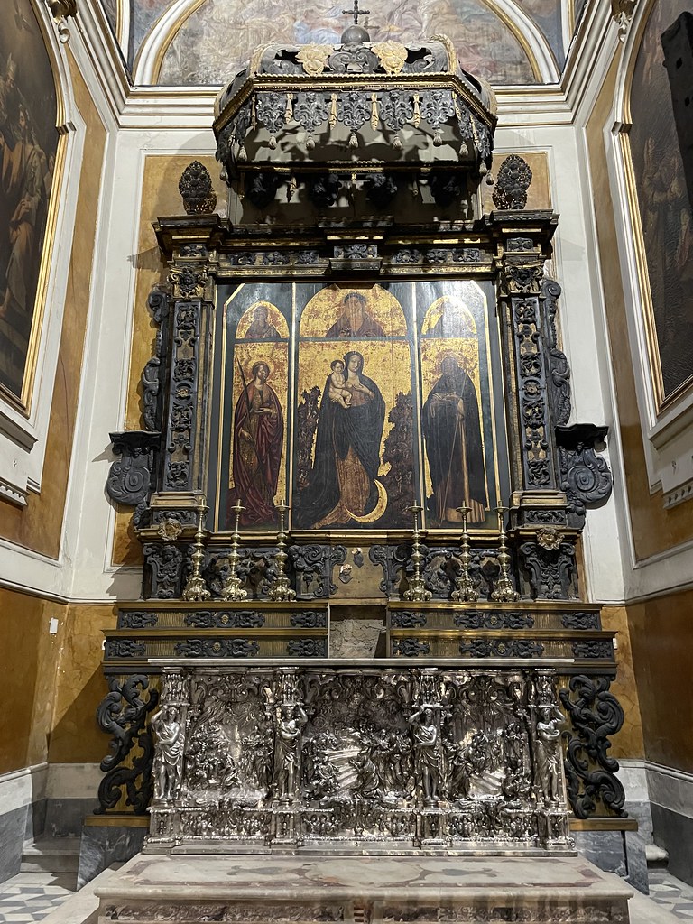Dans l'église Santa Maria La Nova à Naples.