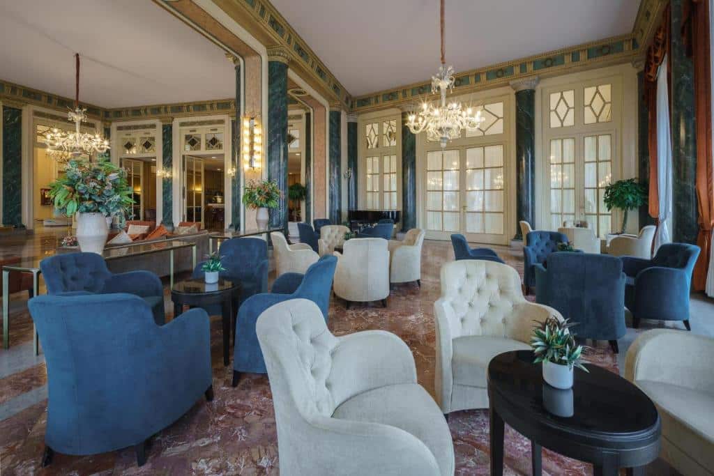Salon de l'Hotel Eurostars Hotel Excelsior à Naples.