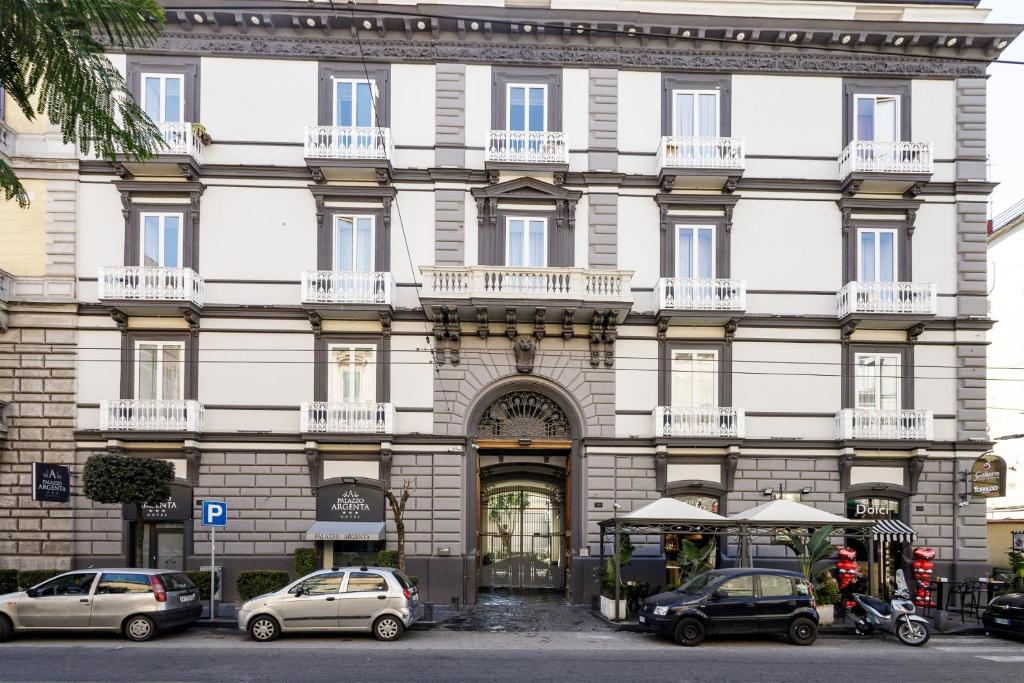 Façade de l'Hotel Palazzo Argenta à Naples.