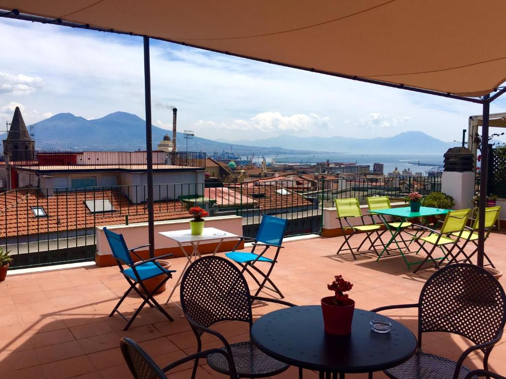Toit terrasse de la maison d'hotes Mansarda Bellini à Naples.
