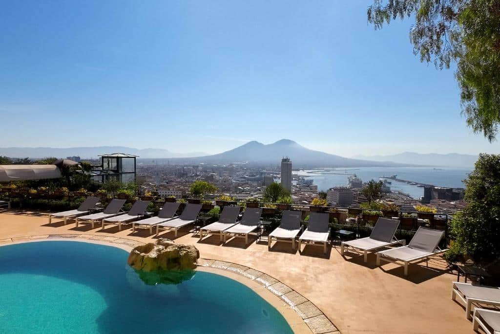 Piscine de l'Hotel San Francesco al Monte à Naples.