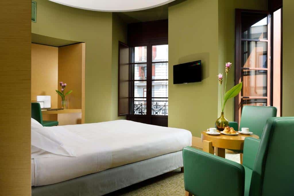 Chambre double dans l'Hotel UNA hotels Napoli à Naples.