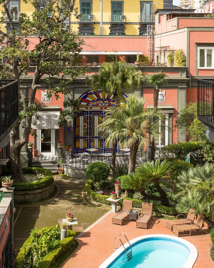 Hotel de luxe Costantinopoli 104 à Naples.