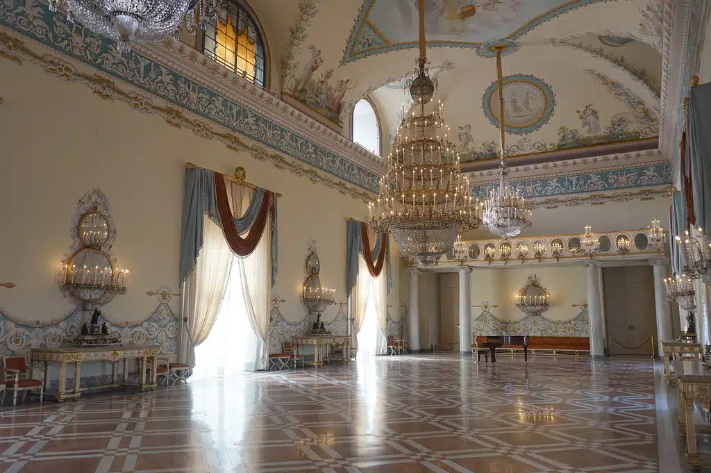 Salle de bal du Palais Capodimonte à Naples.