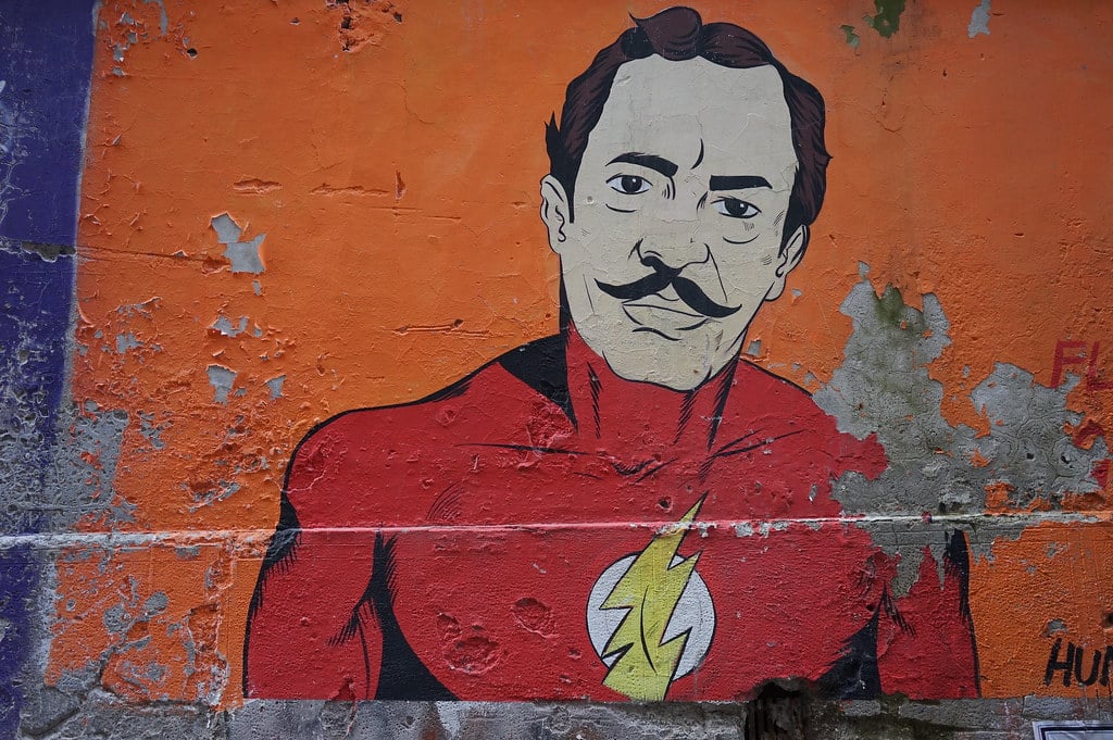 Street art représentant l'acteur napolitain Nino Taranto dans les quartiers espagnols de Naples.