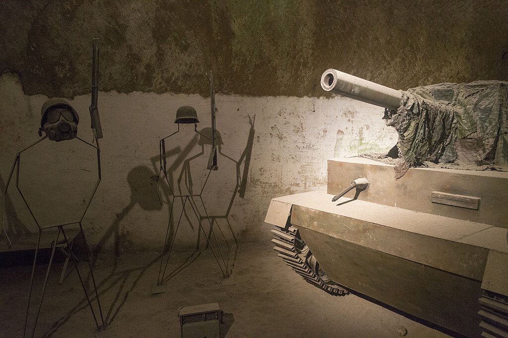 Char dans les souterrains de Naples - Photo de Dominik Matus