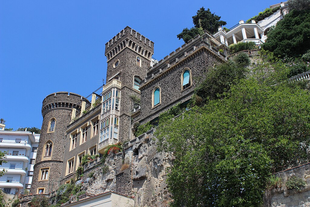 Chateau Aselmeyer : Construction néogothique (victorien) de l’architecte anglo-napolitain Lamont Young– Photo Miguel Hermoso Cuesta