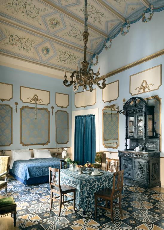 Chambre de l'hotel Carafa di Maddaloni à Naples.