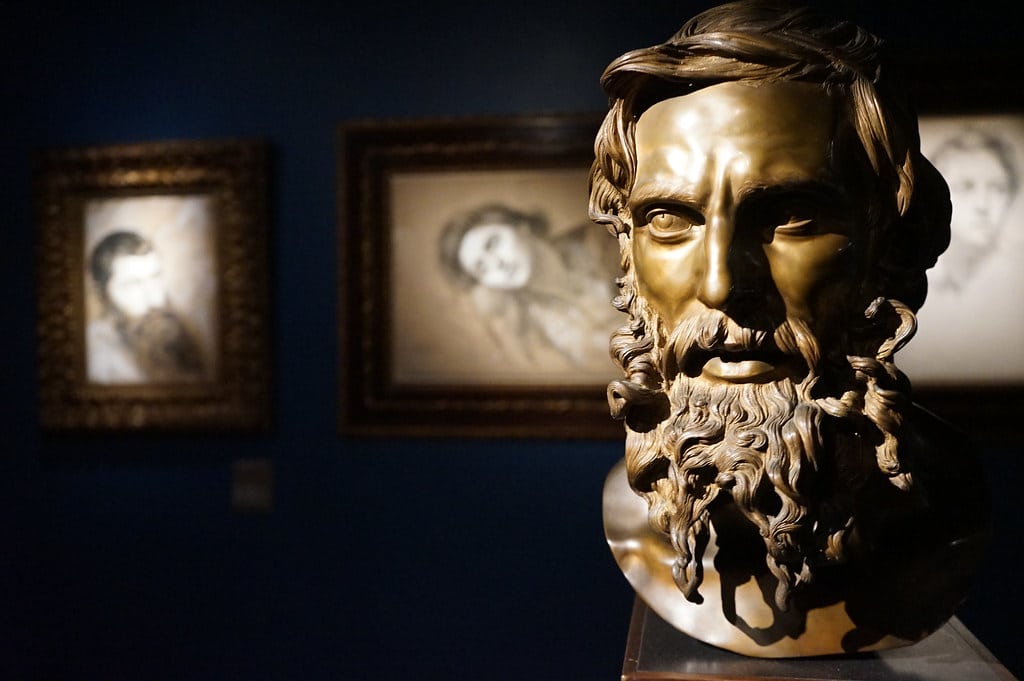 Sculpture "Tête de philosophe" de Vincenzo Gemito à la Galleria d'Italia de Naples.