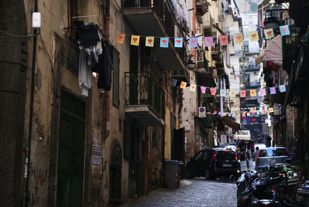 Lire la suite à propos de l’article Quartiers Espagnols à Naples : Le damier mal aimé