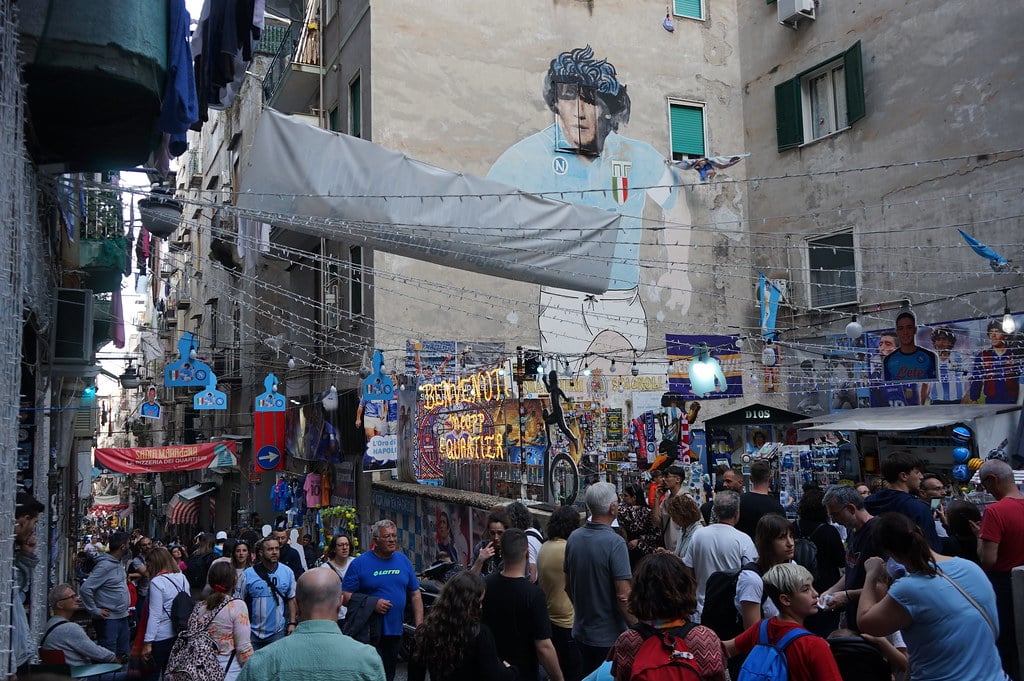Street Art : Le plus célèbre mural de Maradona à Naples.