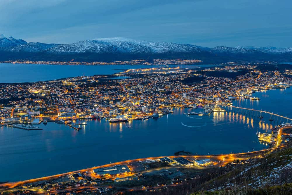 Tromso en Norvège  de nuit - Photo de Felix Rottmann / Unsplash
