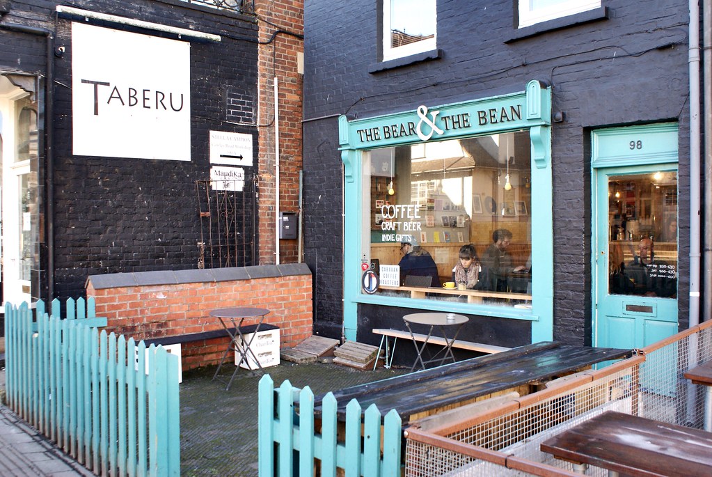 The Bear and the Bean, petit café agréable dans le quartier de Cowley.