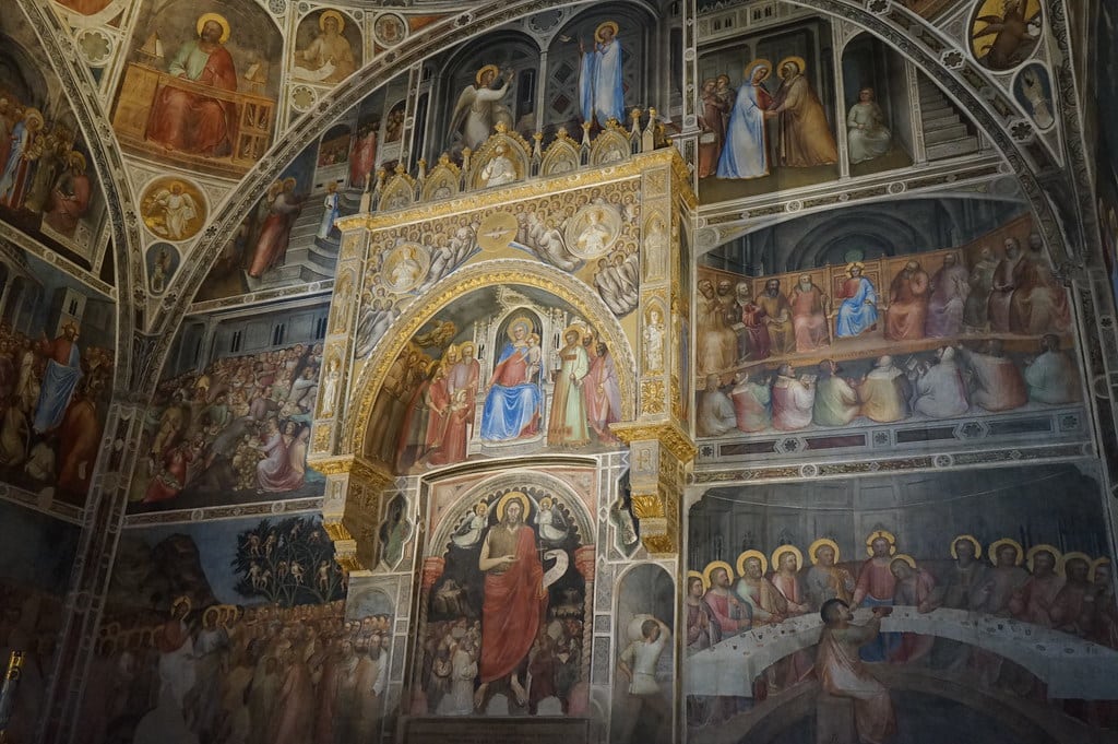 Fresques dans le Baptistère de Padoue.