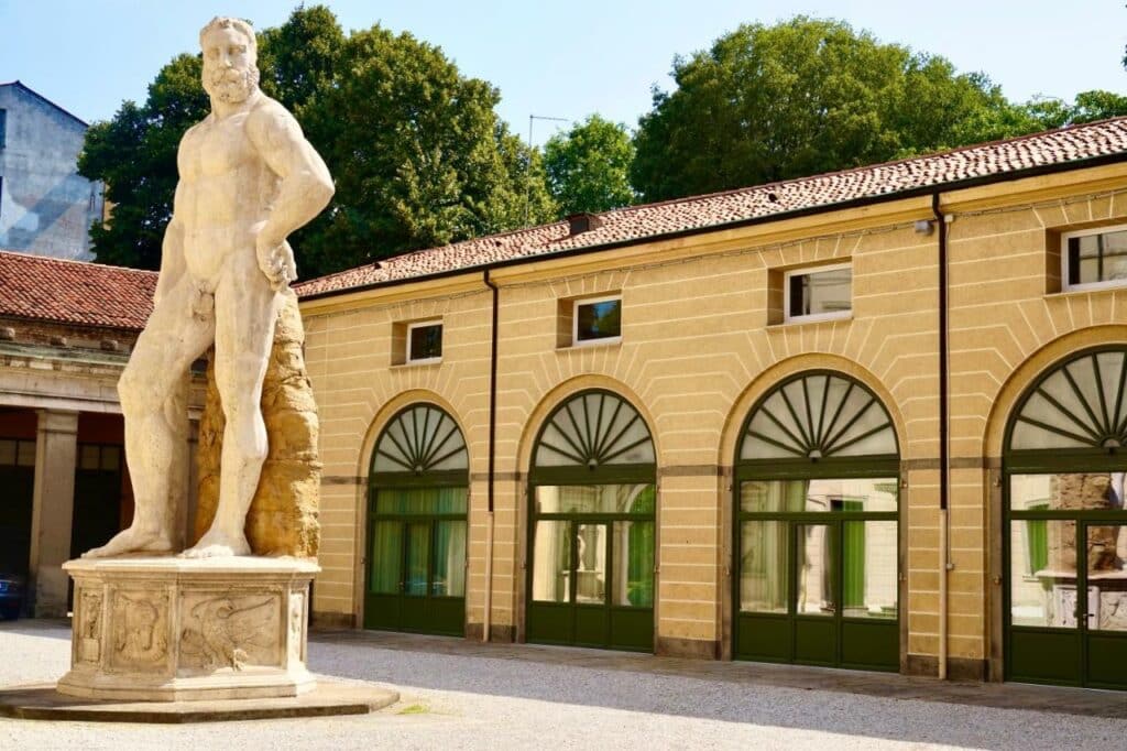 Extérieur de l'hôtel Palazzo Mantua à Padoue.