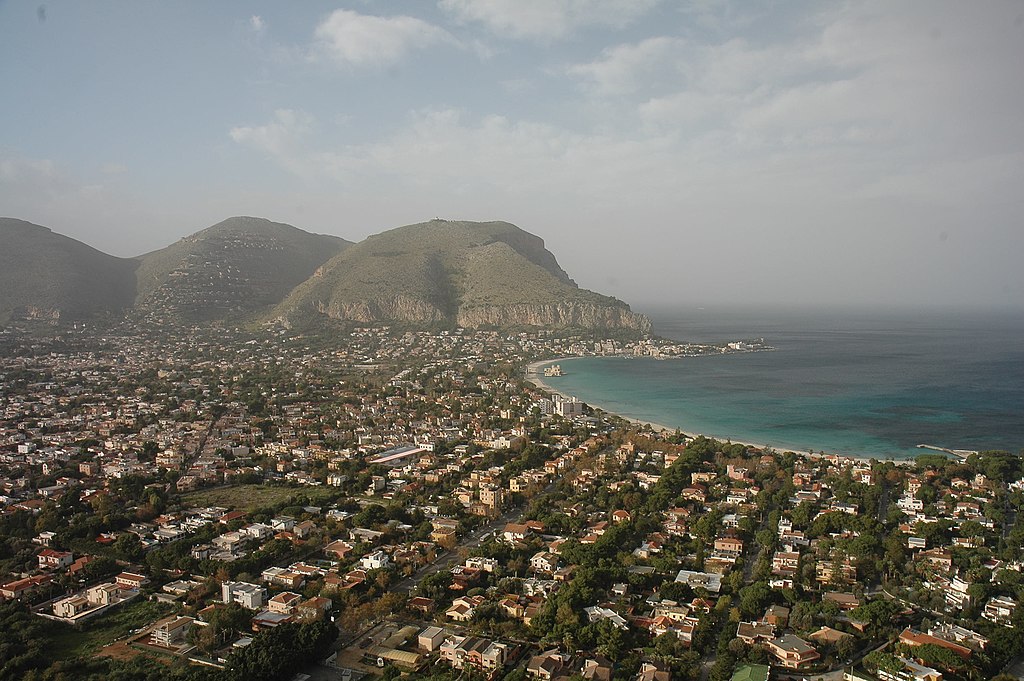 Vue sur Mondello près de Palerme - Photo de Lahiri-Cappello - Licence ccby 2.0 