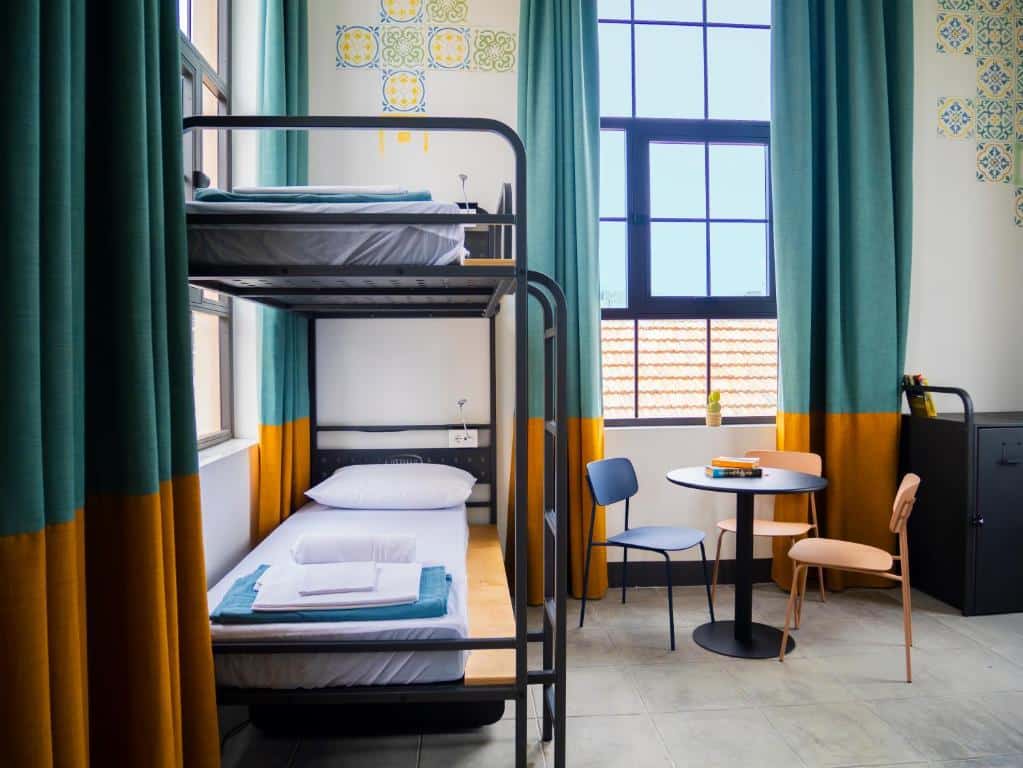 Dortoir de l'auberge de jeunesse Ostello Bello Palermo à Palerme.