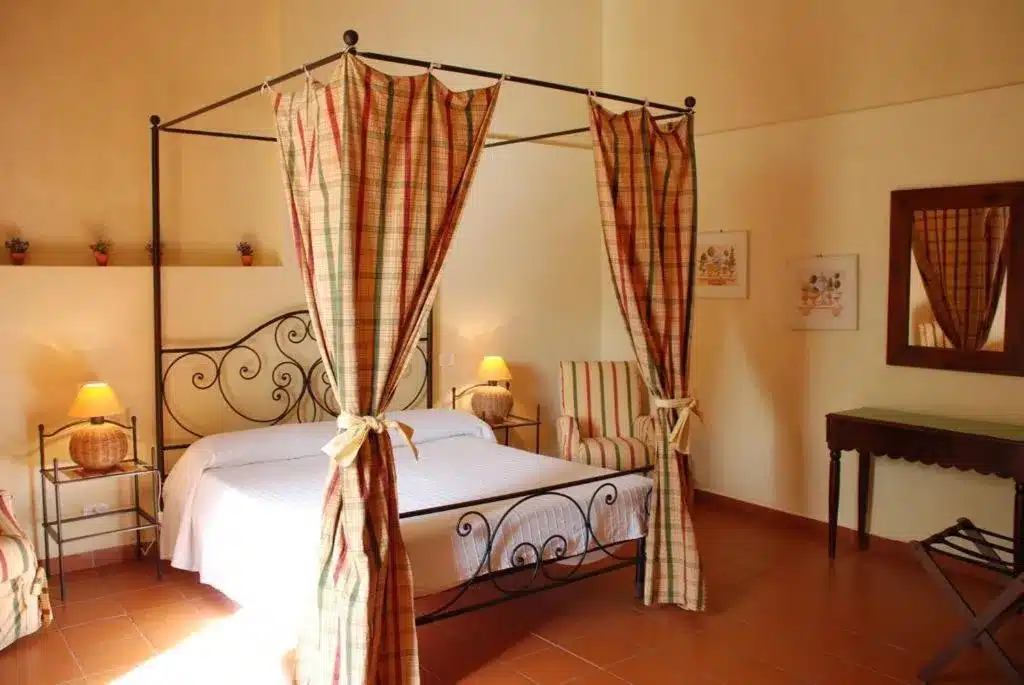 Chambre de l'hotel Agriturismo Villa Cefalà près de Palerme.