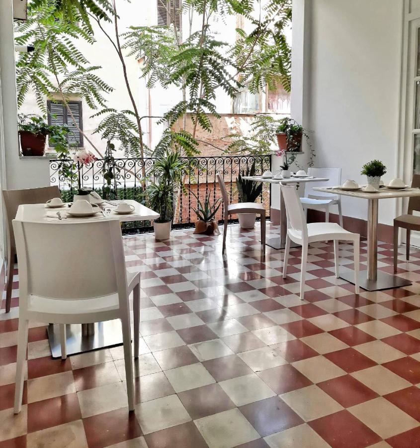 Dans l'hotel Ai Quartieri à Palerme.