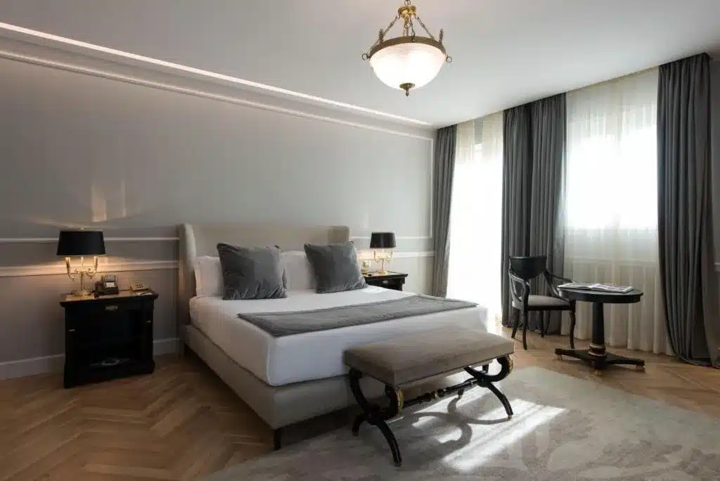 Suite junior du Grand Hotel Et Des palmes, hotel de charme à Palerme.