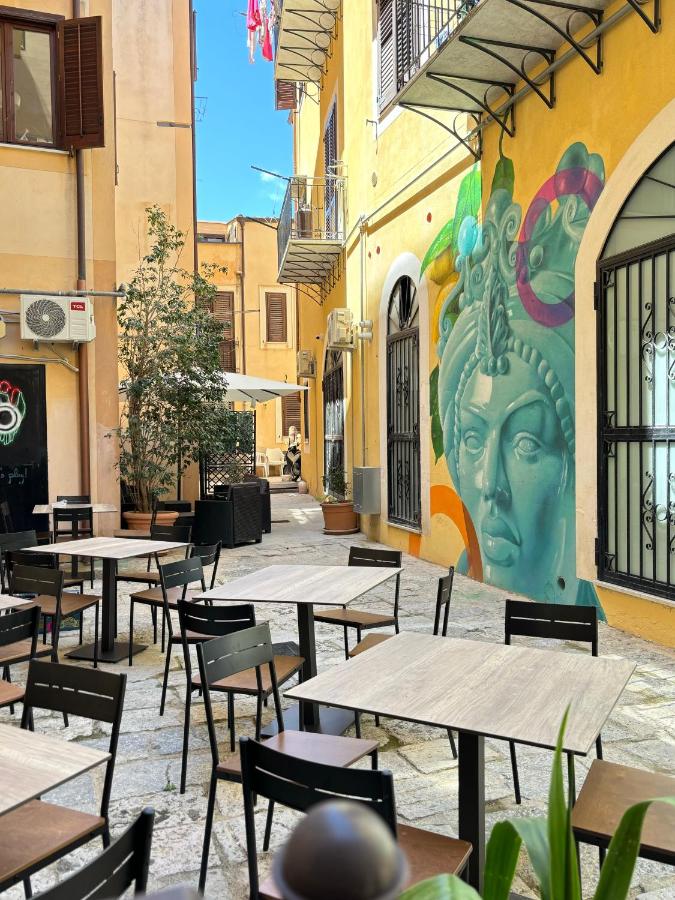 Terrasse de l'auberge Cortile dei Giusti à Palerme.