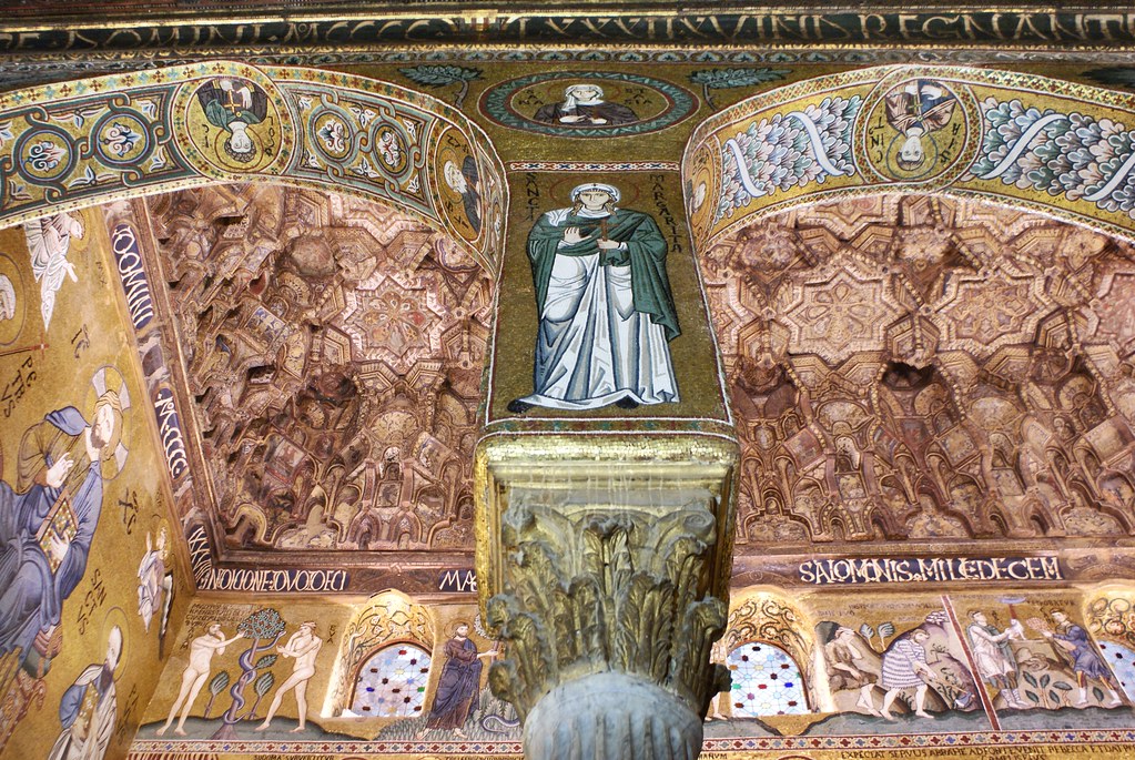 Mosaïques et nid d’abeilles dans la chapelle Palatine de Palerme.