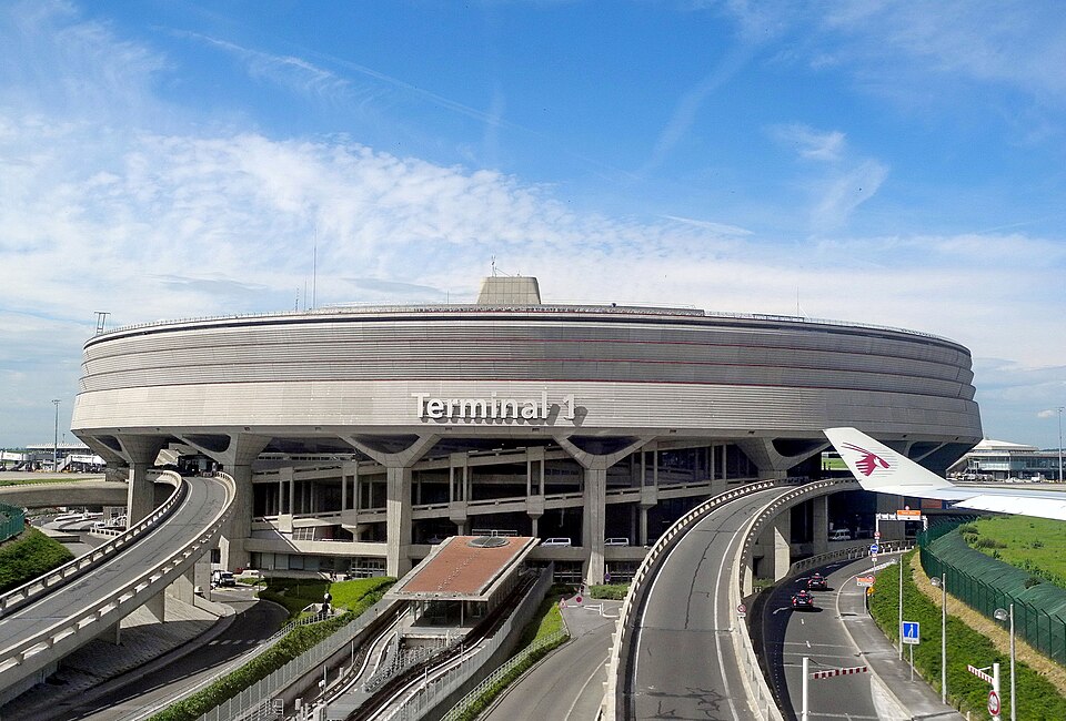 Aeroport de Paris Roissy Charles de Gaulle : Terminal 1 - Photo de Royonx - Licence c0