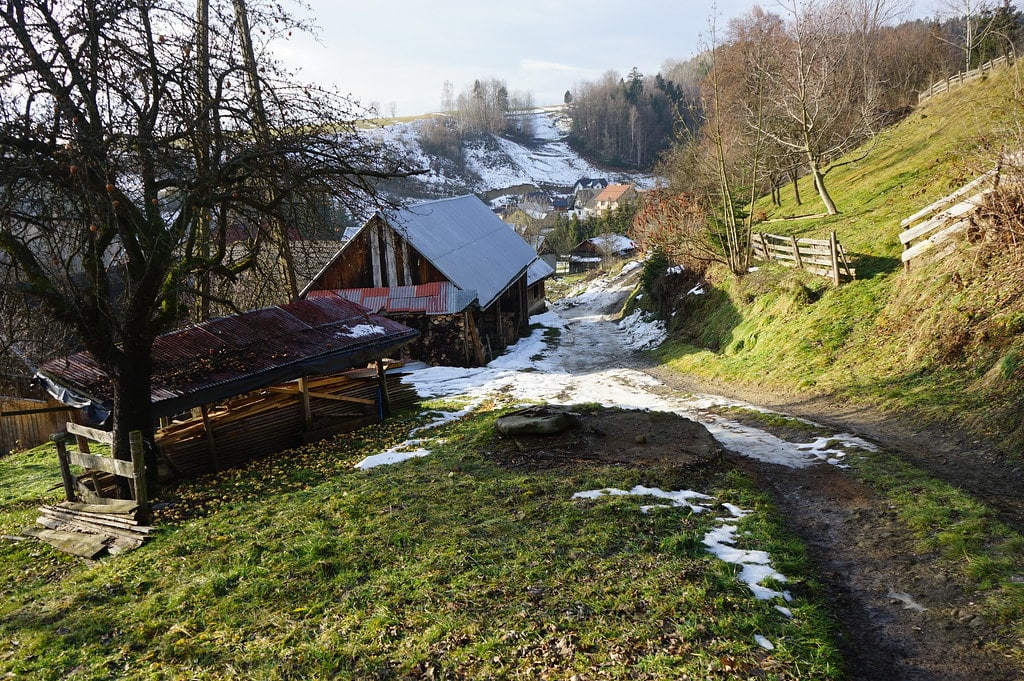 Ferme du village de Grywald près des Pieniny.