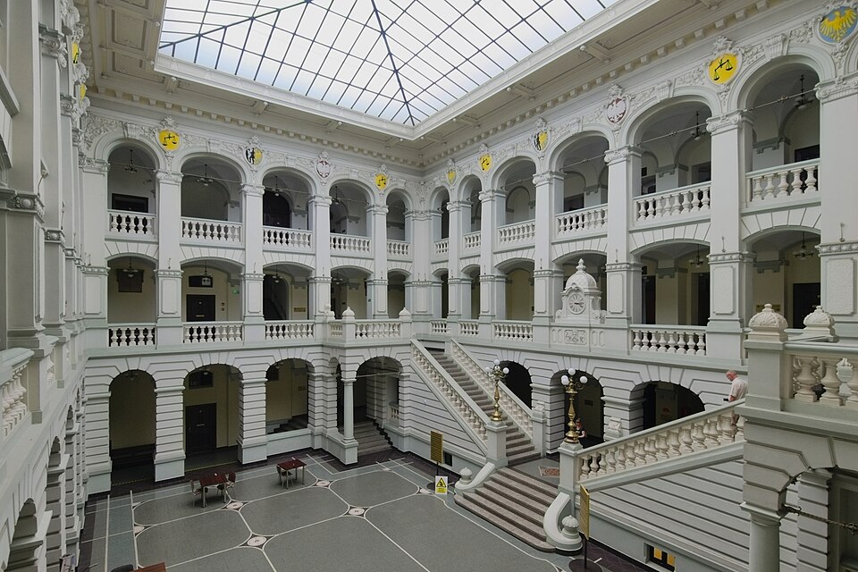 Cour intérieure du Tribunal de Bytom - Photo d'Adrian Tync - licence ccbysa 4.0