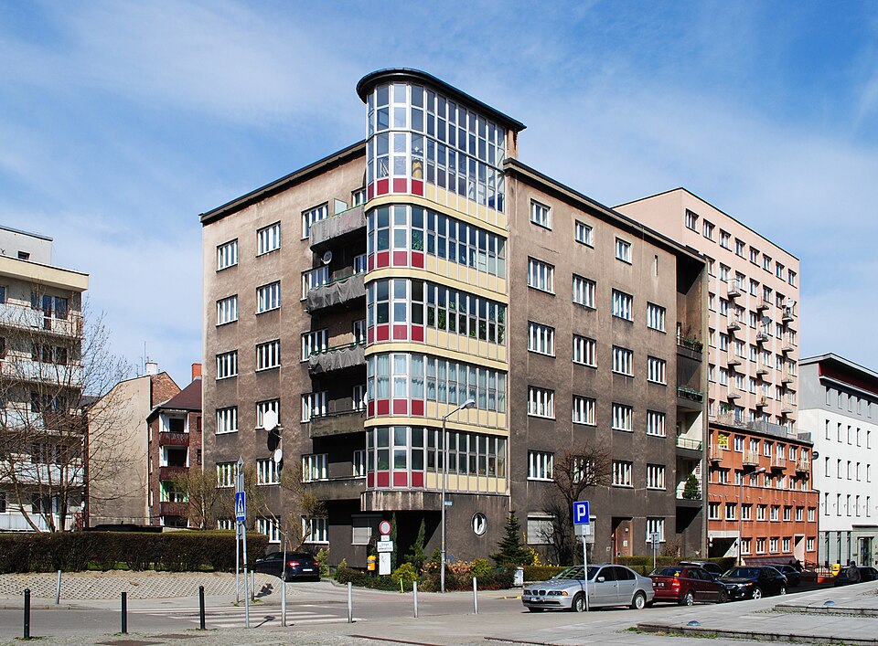 Architecture moderniste : ul. Podchorazych à Katowice - Photo de Marek Mroz -Licence ccbysa 4.0.