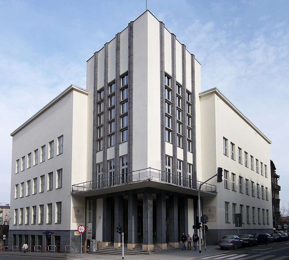 Architecture moderniste : Bibliotheque / Ecole de management - Photo de Lestat Jan Mehlich - Licence ccbysa 3.0.