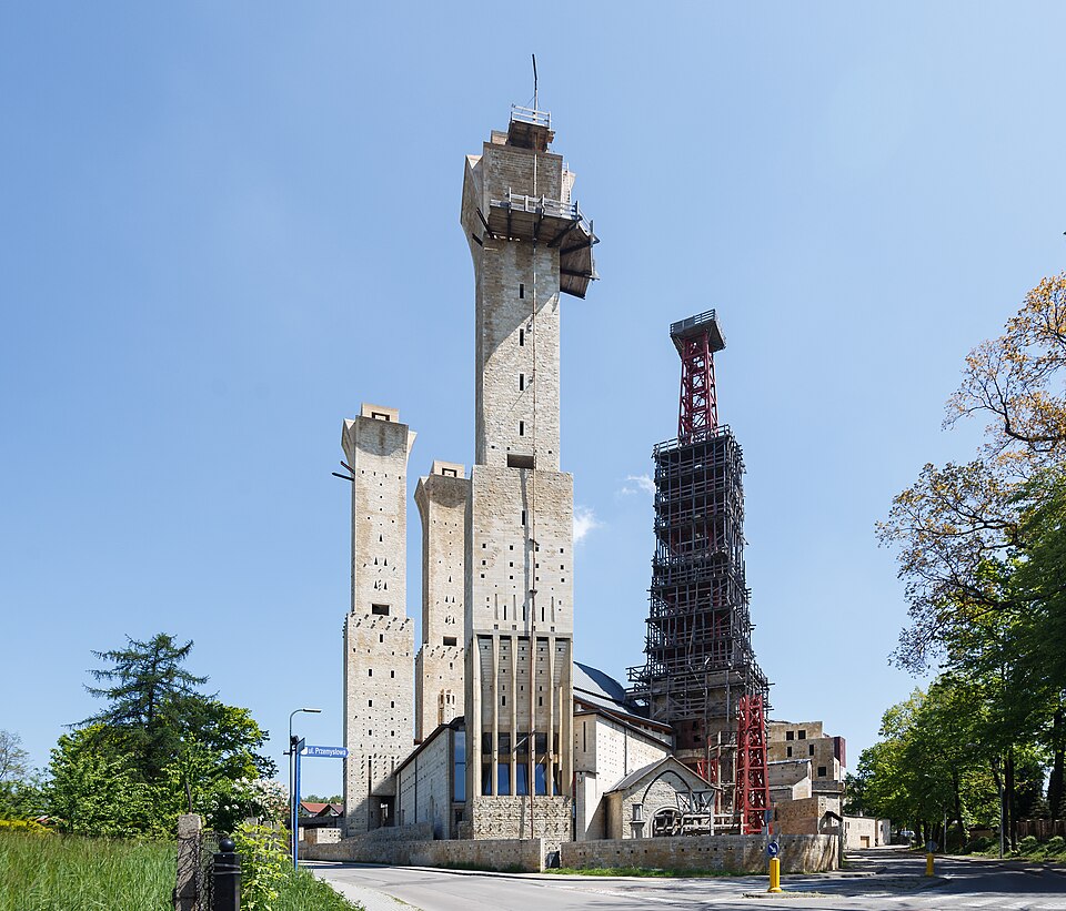 Eglise Św. Franciszka i Św. Klary à Tychy - Photo de Jacek Durski - Licence ccbysa 4.0