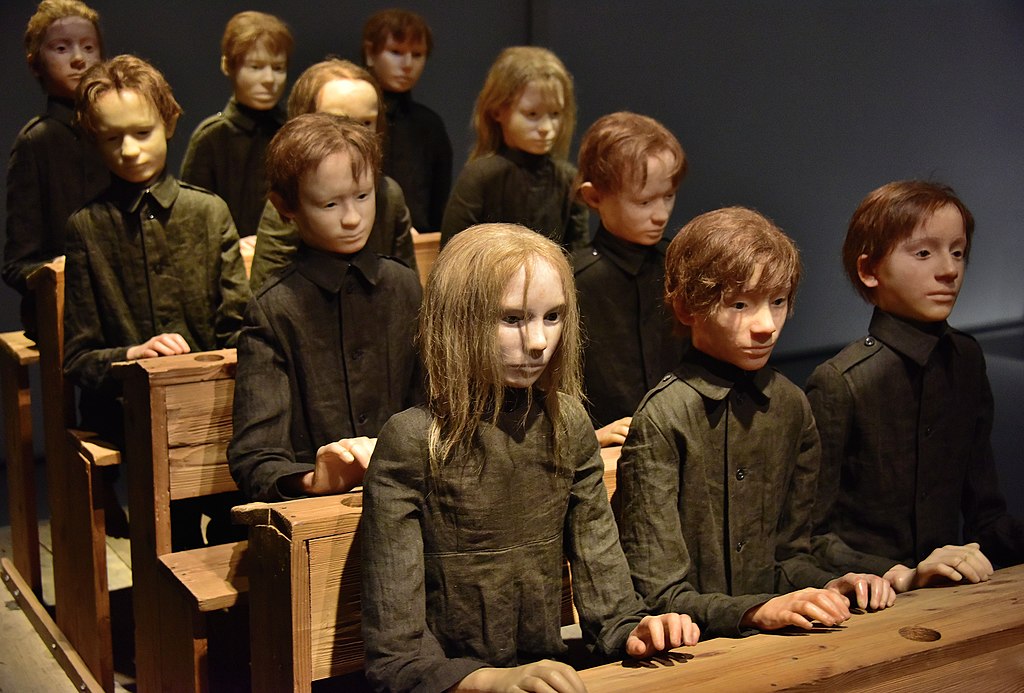 "La classe morte" dans la Cricoteka à Cracovie - Photo d'Adrian Grycuk - Licence ccbysa 3.0 PL