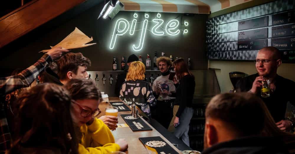 Dans le bar Wezze Krafta dans le quartier de Kazimierz.