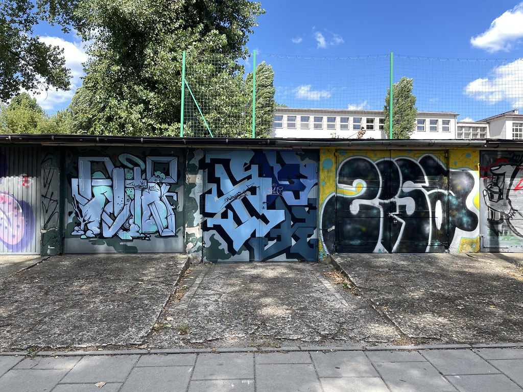 Portes de garages graffées dans le quartier de Kazimierz.