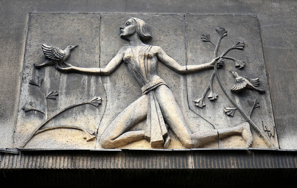 Fresque sur un batiment des années 1920/1930, rue Władysława Syrokomli.
