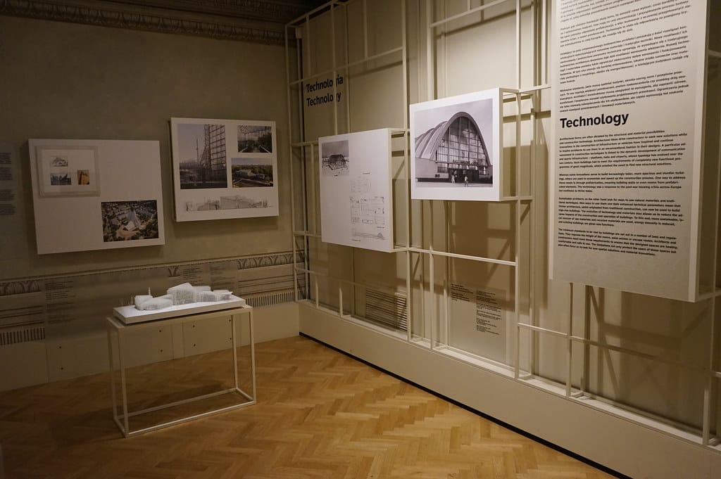Dans le Musée d'architecture et de design du 20e siècle à Cracovie.
