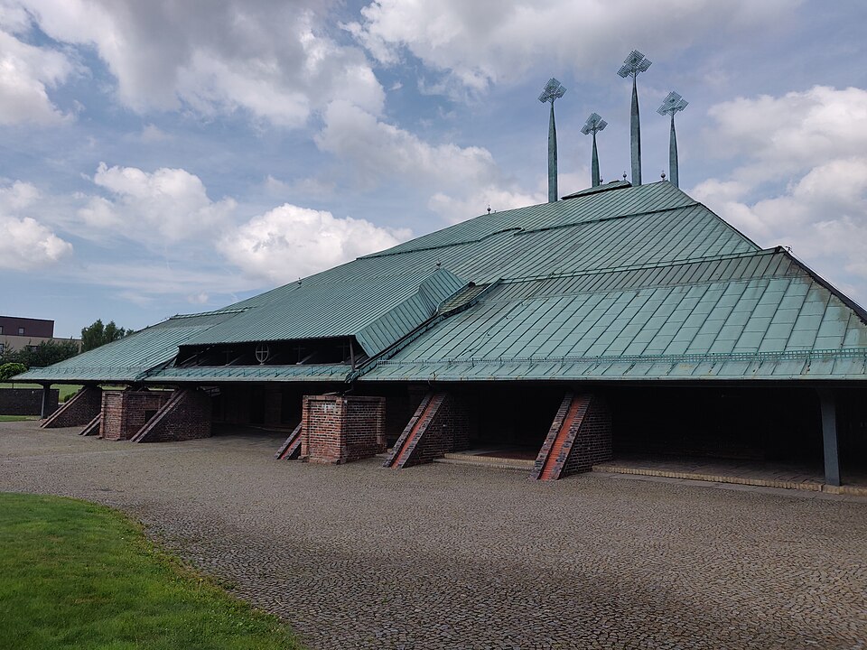 Église du Saint-Esprit (Kościół Ducha Świętego) à Tychy-Żwaków - Photo de Michal Bulsa - Licence ccbysa 4.0