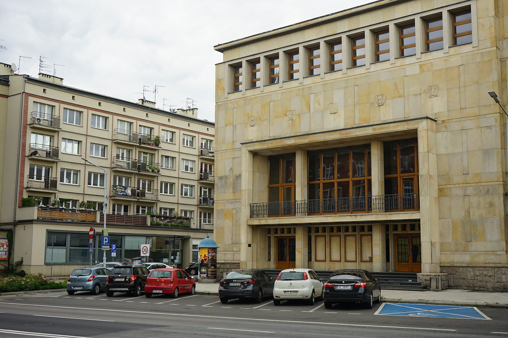 Architecture moderniste dans le sud du centre ville de Katowice (Srodmiescie).